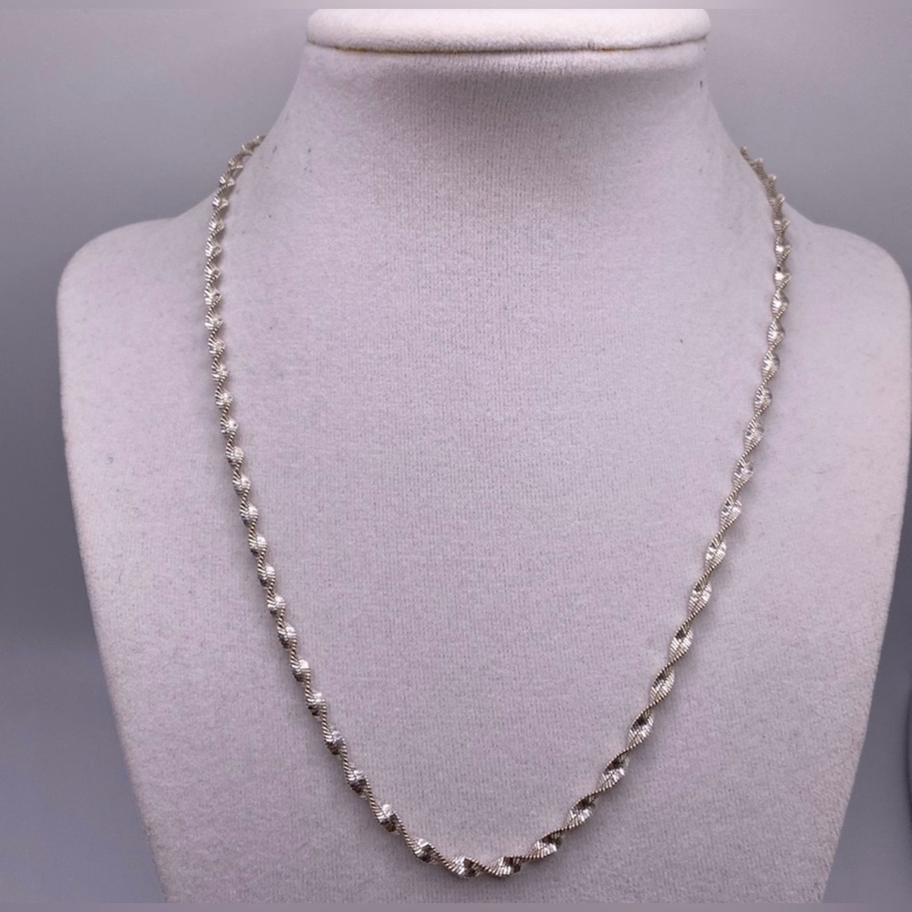 Elegant Sterling Silver .925 Twisty Necklace